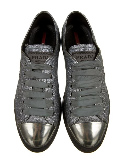 prada sport schoenen klitteband|prada shoes for women size 5.